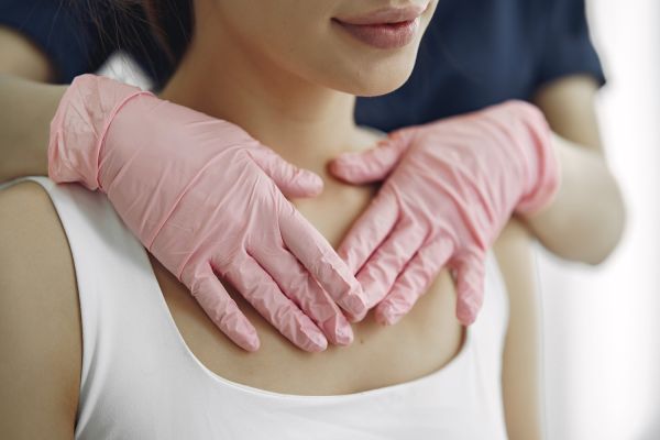 ΣΥΝΔΡΟΜΟ ΘΩΡΑΚΙΚΗΣ ΕΞΟΔΟΥ: ΑΝΑΣΚΟΠΗΣΗ ΤΗΣ ΣΥΓΧΡΟΝΗΣ ΒΙΒΛΙΟΓΡΑΦΙΑΣ