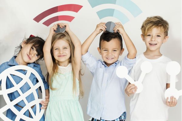 ΠΑΙΔΙΑ ΚΑΙ ΔΙΑΔΙΚΤΥΟ: ΜΙΑ ΣΥΓΧΡΟΝΗ ΠΡΟΚΛΗΣΗ